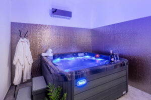 Gorski kotar villa with jacuzzi and private pool