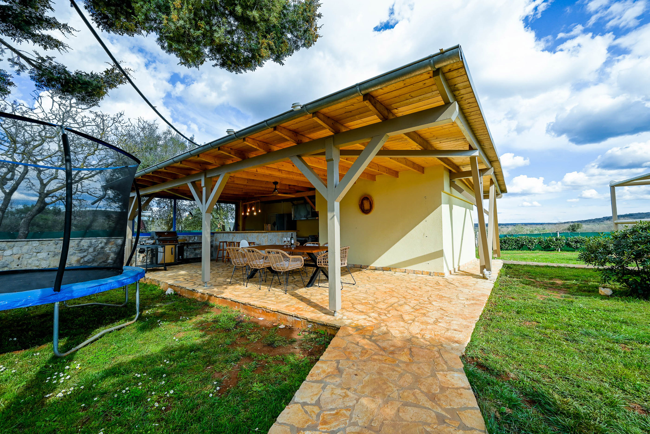 Barbecue house